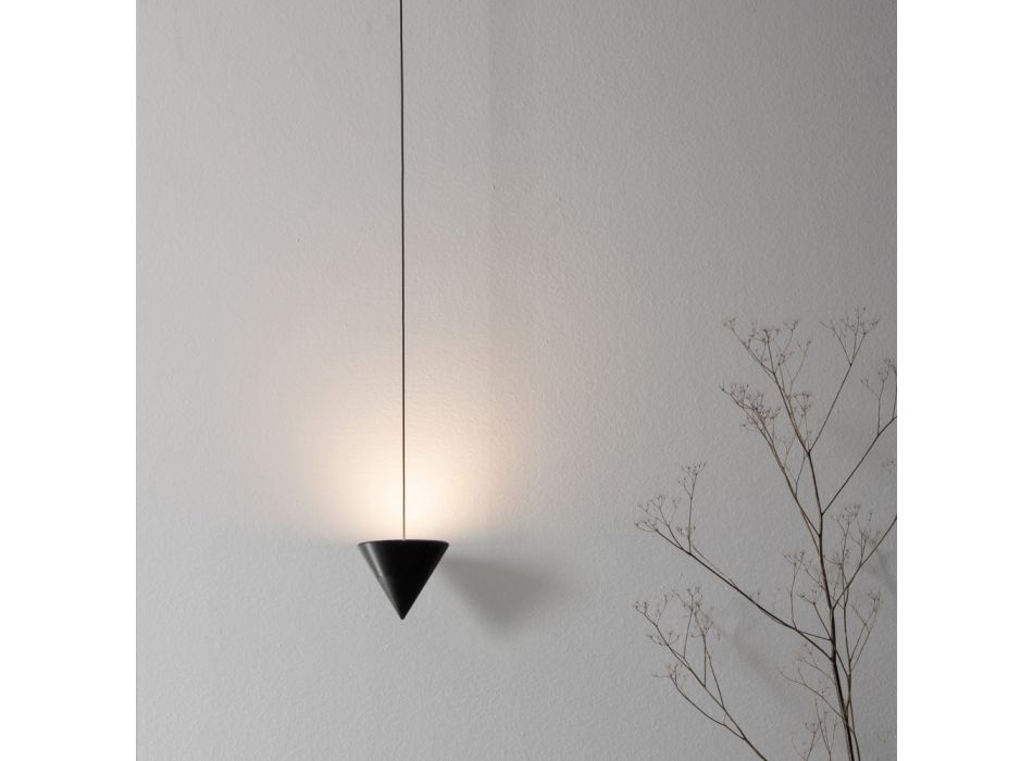 Nástěnné svítidlo v černém hliníku a kuželu Skvělý minimalistický design - Mercado Viadurini