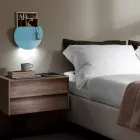 Moderní nástěnná lampa s přihrádkou na časopisy, USB a LED světlem vyrobená v Itálii - Foster Viadurini