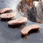 Dřevo hořící gril s varnou deskou a držák na dřevo - Ferran Viadurini