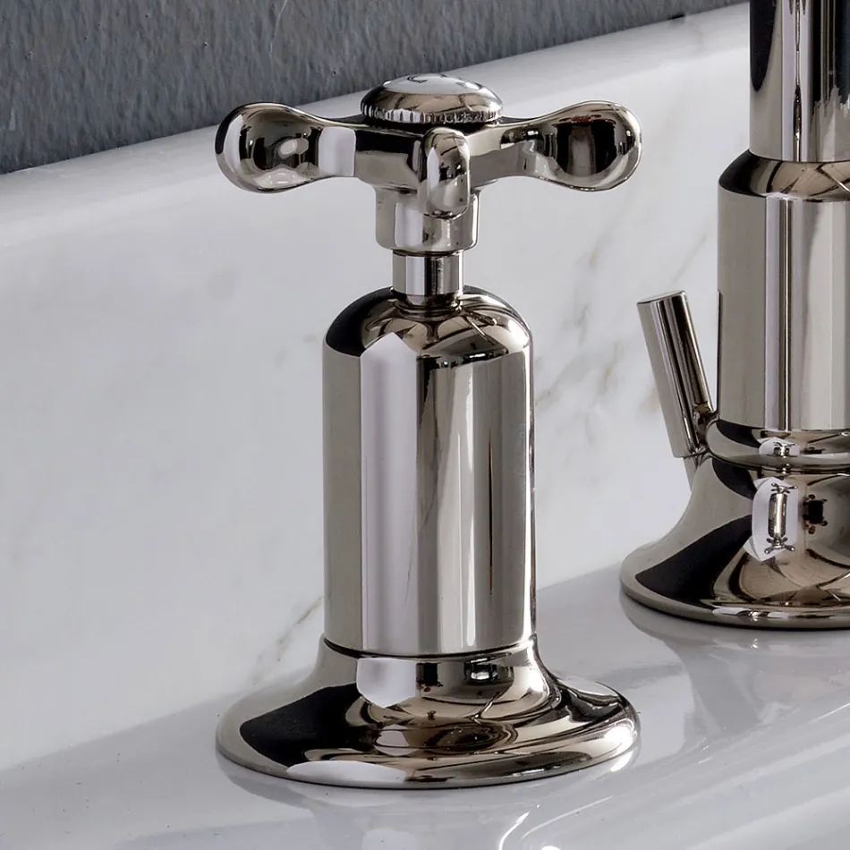 3-otvorová umyvadlová baterie s vysokým výtokem v niklovém provedení Made in Italy - červená Viadurini