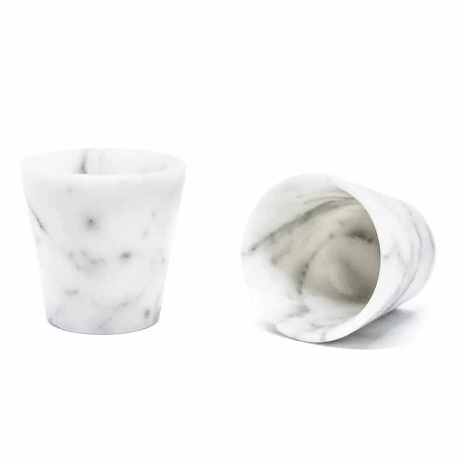 Sklo Grappa v bílém mramoru Carrara Vyrobeno v Itálii - Fergie Viadurini