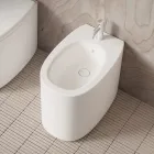 Keramický bidet k zavěšení na podlahu v různých barvách, vyrobený v Itálii - Girl Viadurini