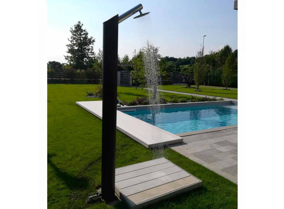 Solární zahradní sprchový sloup z černé nerezové oceli vyrobený v Itálii - Werner Viadurini