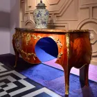 Dresser v mramoru a dekoracemi v ottore designem, vyrobený v Itálii, Gildo Viadurini