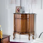 Klasický noční stolek vykládaný dřevěnými dvířky a zásuvkou Made in Italy - Leonor Viadurini