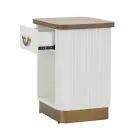 Dřevěný noční stolek zdobený reliéfními liniemi se zásuvkou a policí - Rachel Viadurini