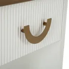 Dřevěný noční stolek zdobený reliéfními liniemi se zásuvkou a policí - Rachel Viadurini