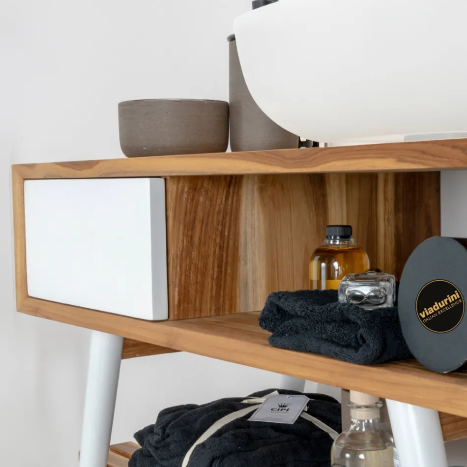 Bílá kompozice do koupelny se skříňkou, zrcadlem a doplňky - Sylviane Viadurini