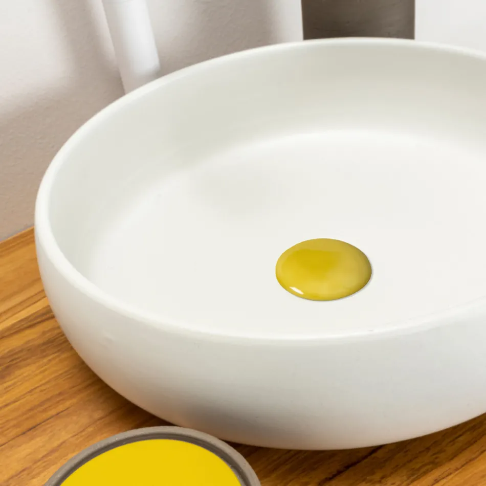 Žlutá kompozice koupelny včetně zrcadla a doplňků - Maryse Viadurini