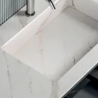 Koupelnová sestava s 1 podstavcem, 1 zásuvkou, otevřeným prostorem a zrcadlem - Titan Viadurini