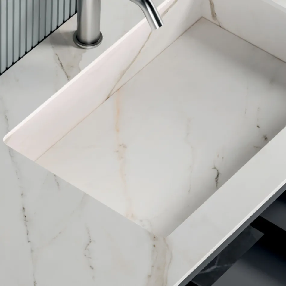 Koupelnová sestava s 1 podstavcem, 1 zásuvkou, otevřeným prostorem a zrcadlem - Titan Viadurini