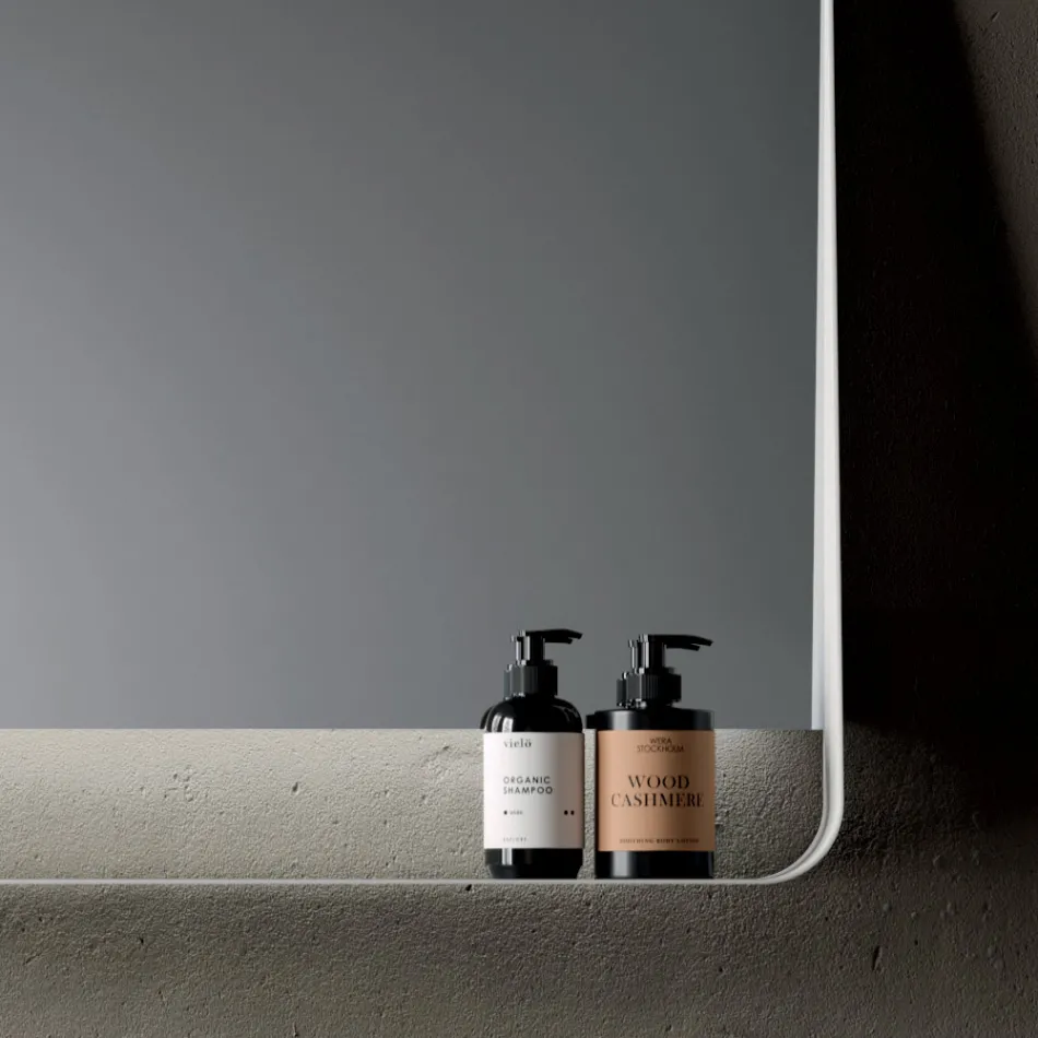 Koupelnová sestava se 2 zásuvkami a 2 otevřenými přihrádkami, zrcadlem a umyvadlem - Magnolia Viadurini