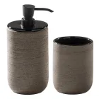 Černá kompozice koupelny s teakovou skříňkou a kvalitními doplňky - Sylviane Viadurini