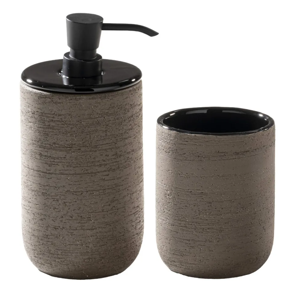 Černá kompozice koupelny s teakovou skříňkou a kvalitními doplňky - Sylviane Viadurini