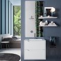 Složení závěsné koupelny, zrcadlo a bílé podstavce Made in Italy - Polsen