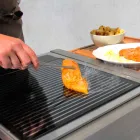 Moderní venkovní zahradní kuchyně na dřevěných a ocelových kolech - Buoncalliope Viadurini