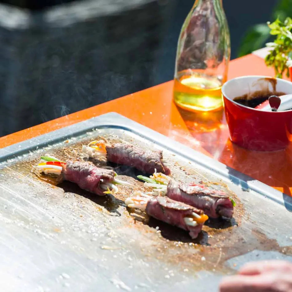 Moderní kuchyně na kolech pro venkovní zahrádku ze dřeva a oceli - Calliope Viadurini