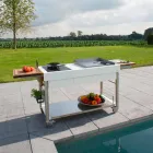 Moderní kuchyně na kolech pro venkovní zahrádku ze dřeva a oceli - Calliope Viadurini