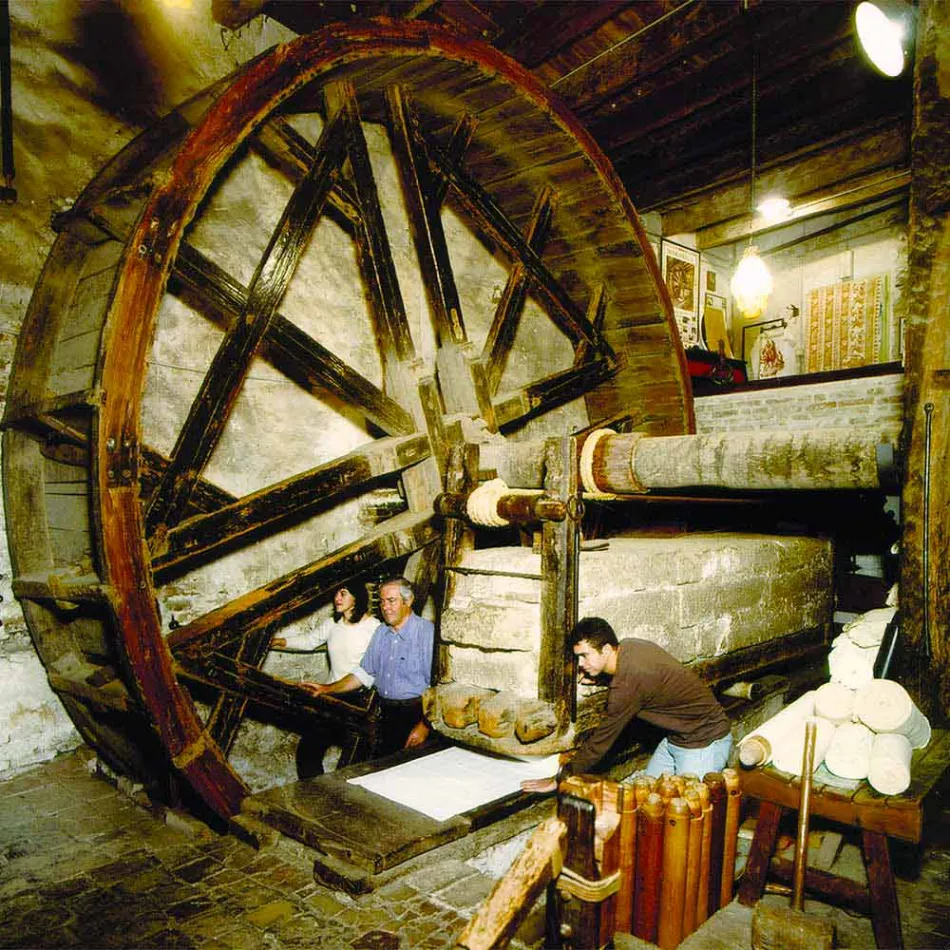 Unikátní ručně malovaný italský konopný polštář - značky Viadurini