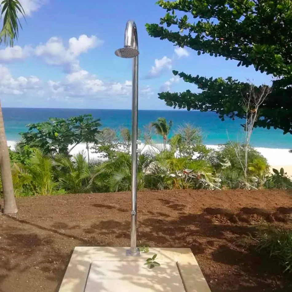 Chromovaná zahradní sprcha z nerezové oceli s myčkou na nohy vyrobená v Itálii - Marlen Viadurini