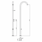 Chromovaná zahradní sprcha z nerezové oceli s myčkou na nohy vyrobená v Itálii - Marlen Viadurini