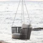 Ocelová zahradní houpačka s lany a polštářky v ceně Made in Italy - Bronn Viadurini