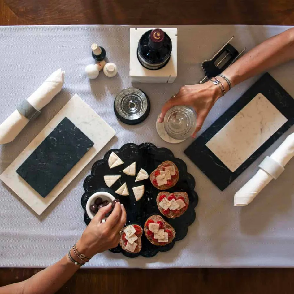 Dva tácky v bílém a šedém mramoru s korkem Made in Italy - Jessa Viadurini