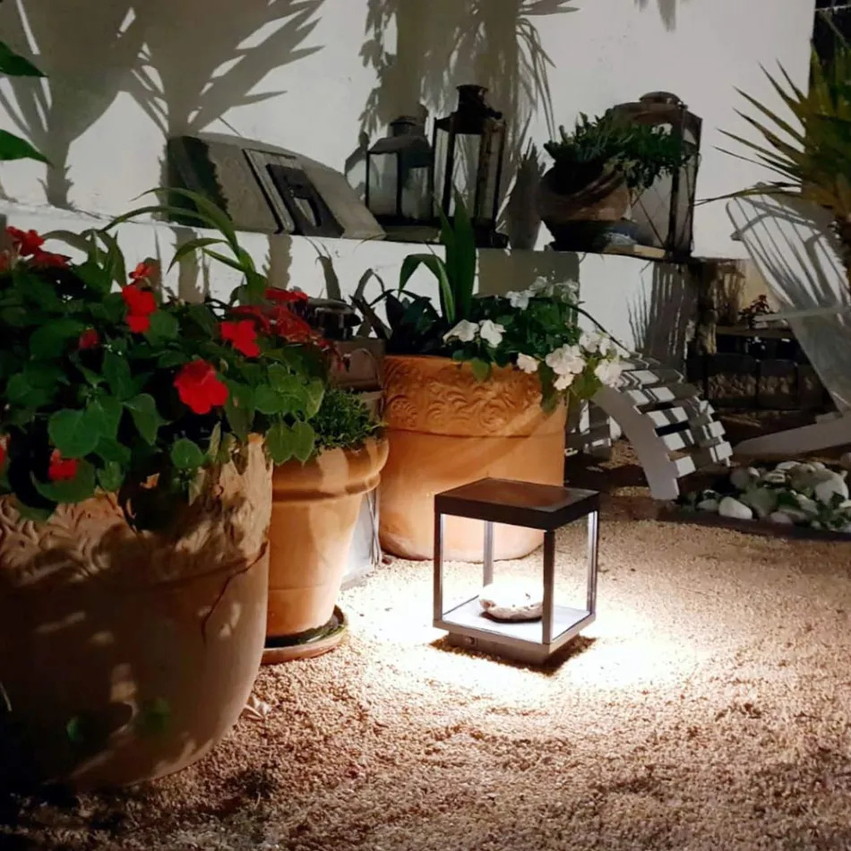 Přenosné solární LED bodové světlo v bílé, černé nebo Corten Aluminium - Bettina Viadurini