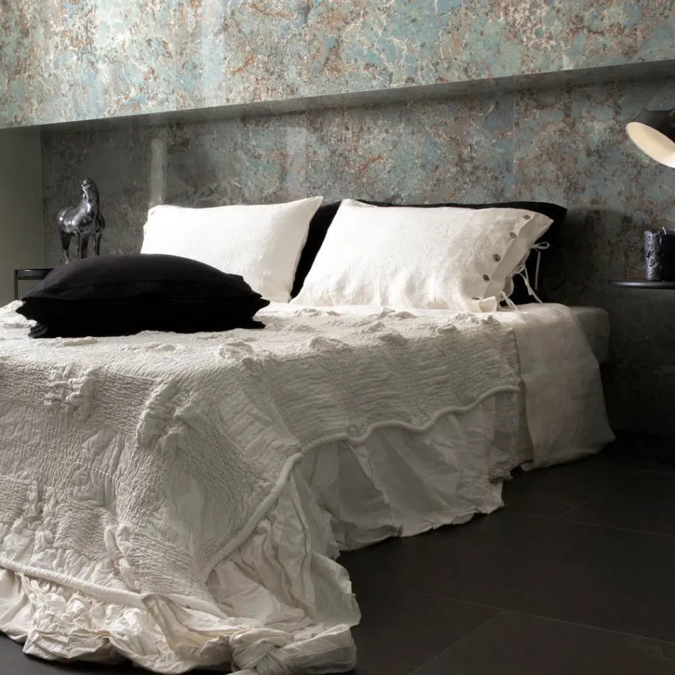 Obdélníkový povlak na polštář v bílé nebo černé povlečení s knoflíky a tkaničkami - Agora Viadurini