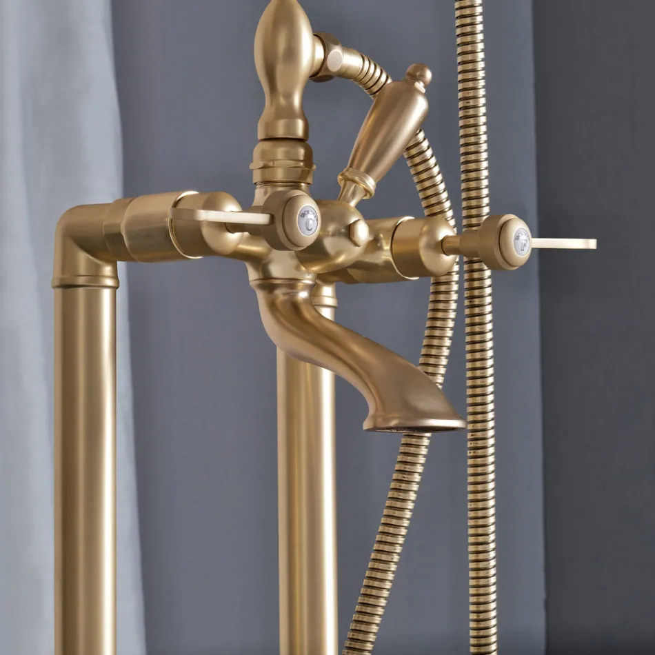 Podlahová vanová jednotka s ruční sprchou a flexibilní hadicí Made in Italy - Milano Viadurini