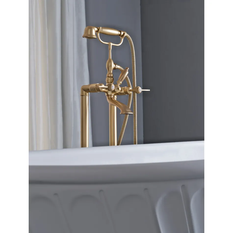 Podlahová vanová jednotka s ruční sprchou a flexibilní hadicí Made in Italy - Milano Viadurini