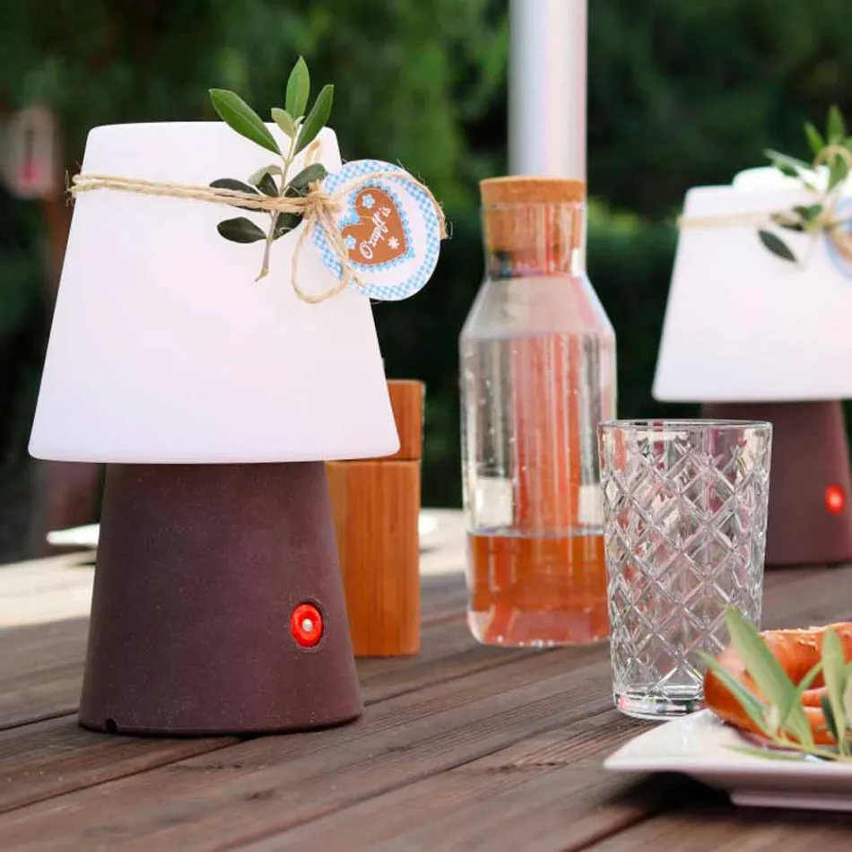 Dobíjecí LED lampa z barevného plastu pro vnitřní i venkovní použití - Fungostar Viadurini