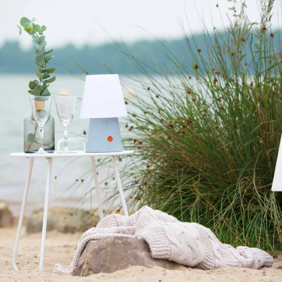 Dobíjecí LED lampa z barevného plastu pro vnitřní i venkovní použití - Fungostar Viadurini