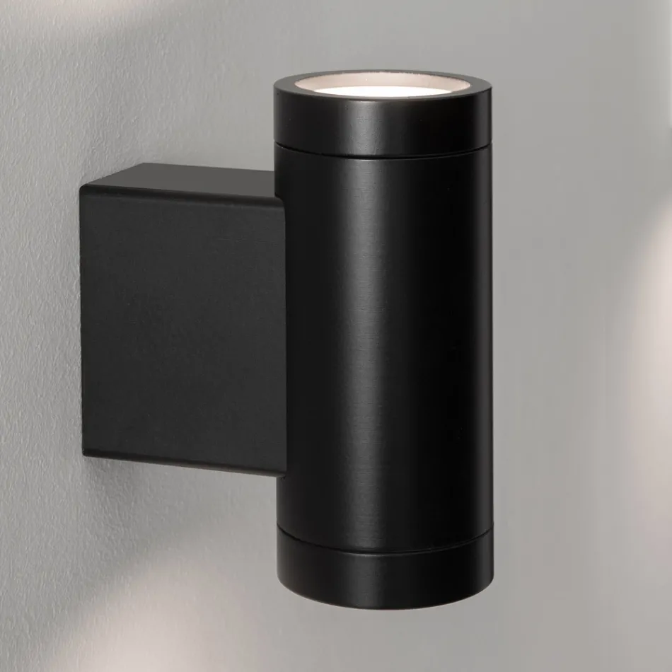 Designové venkovní nástěnné svítidlo v bílém nebo černém hliníku - Leopida Viadurini