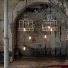 Závěsná lampa 3 světla v bílém nebo přírodním kovovém provedení - stylus Viadurini