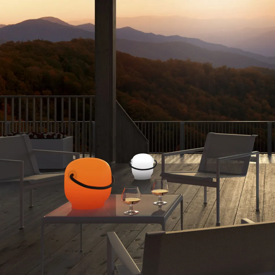 Zahradní lampa z polyetylenu s rukojetí vyrobená v Itálii - Galicie Viadurini