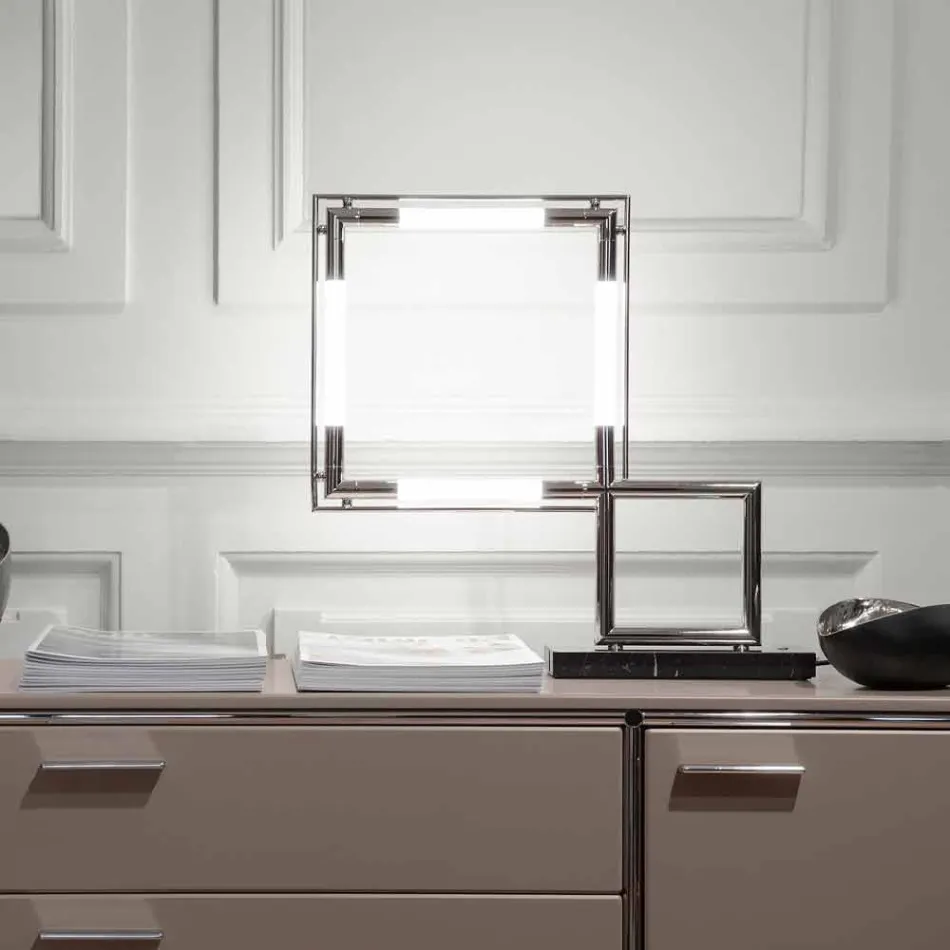 Stolní lampa z mosazi a pryskyřice s mramorovou základnou vyrobená v Itálii - Quizza Viadurini