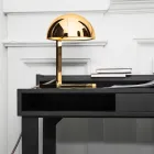 Stolní lampa v mosazi se zlatým nebo palladiovým povrchem vyrobená v Itálii - Adana Viadurini