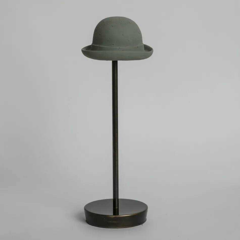 Nabíjecí a sklopná stolní lampa od Magnet - Bombetta Viadurini