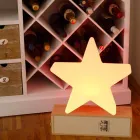 Stolní lampa ze solárního polyetylenu nebo LED hvězda - Ringostar Viadurini