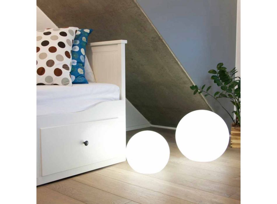 Barevná moderní designová kulová stojací lampa, různé velikosti - Globostar Viadurini