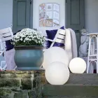 Stojací lampa na solární energii nebo LED kulatý barevný design - Globostar Viadurini