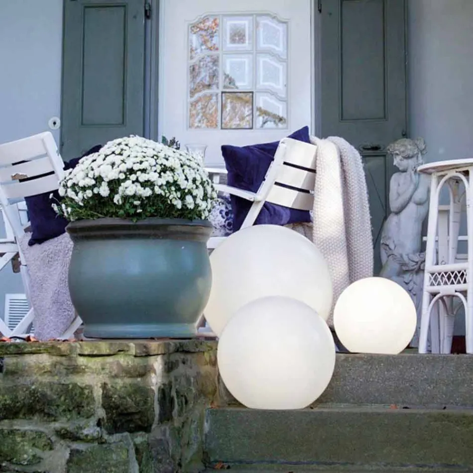 Stojací lampa na solární energii nebo LED kulatý barevný design - Globostar Viadurini