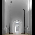 Rozšiřitelná stojací lampa s matným černým hliníkovým žebříkovým designem – pozor Viadurini