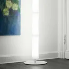 Stojací lampa se stínidlem z bílého polyetylénu vyrobená v Itálii - Asturii Viadurini