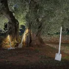 Venkovní stojací lampa v bílém technopolymerovém provedení 3 forem - nářadí Viadurini