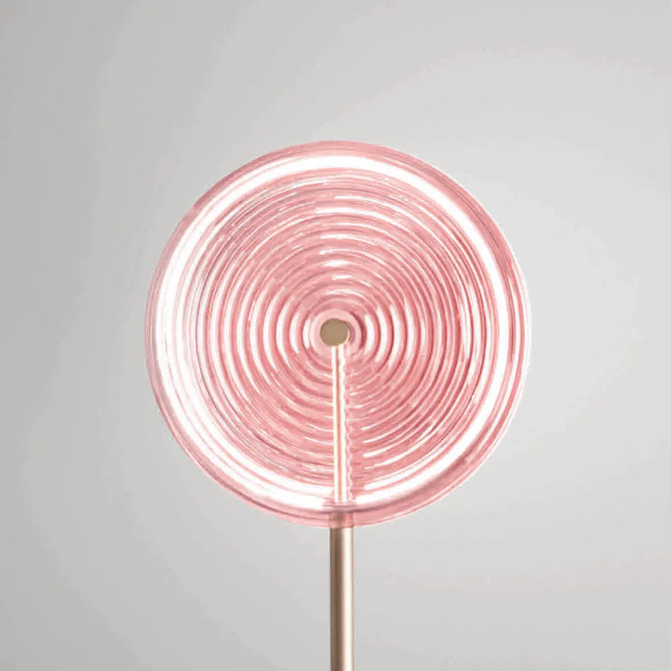 Stojací lampa z kovu a skla zdobená soustřednými liniemi - Hackberry Viadurini