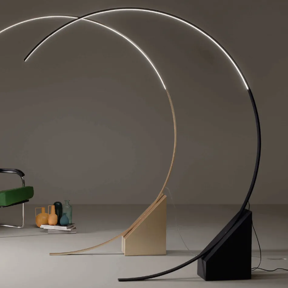 Stojací lampa z lakovaného kovu se stmívatelným LED světlem - Eukalyptus Viadurini