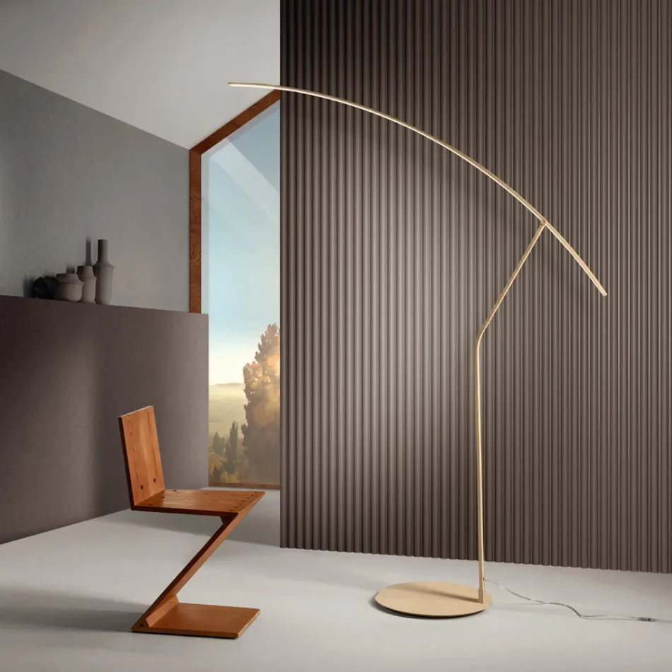 Stojací lampa z kovu lakovaná v různých barvách a stmívatelná LED - javor Viadurini