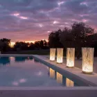 LED stojací lampa v šedém technopolymeru a bílých PVC tyčích - Touch Viadurini